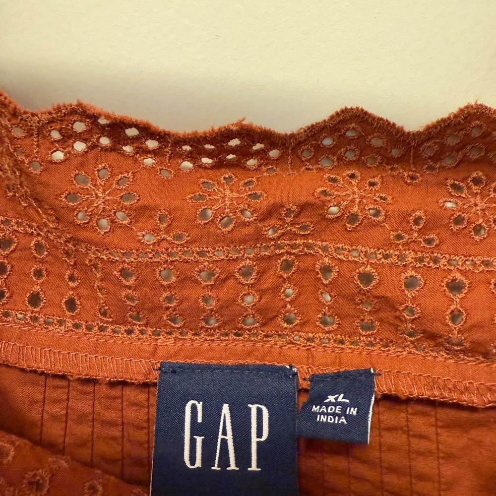 Women's Rust Button-Up Top - Picture 3 of 3